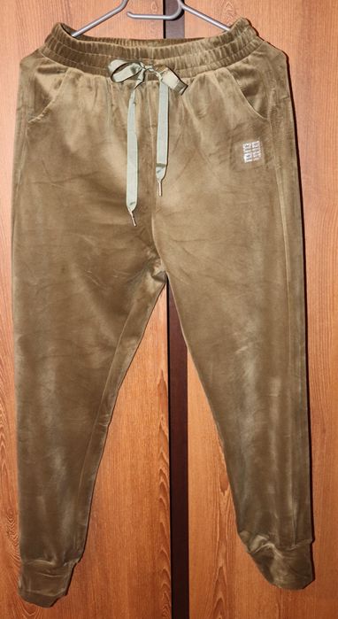 Dresy Welurowe Damskie z cekinami Oliwka L/XL