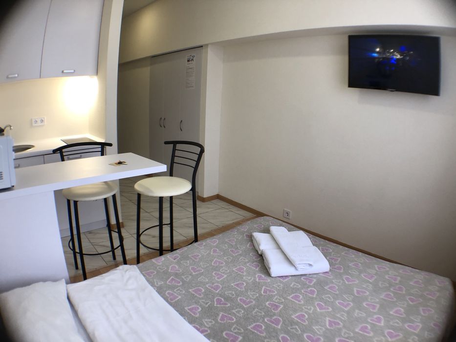 Сдам квартиру почасово біля посольства США,Берестейська метро