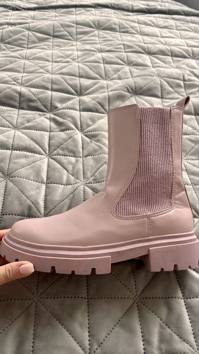 Продам черевики Zara для дівчинки, б/в, розмір 36, в гарному стані