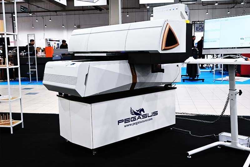 Drukarka UV Pegasus PRO MAX PLUS – Druk UV i DTF UV