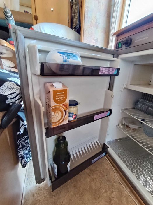 Frigorífico 12v, gás, 220 (trivalente) Electrolux