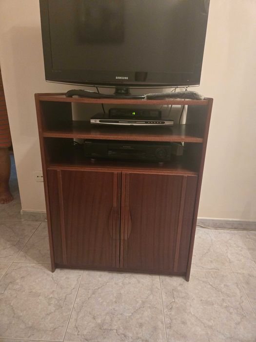 Movel tv em mogno