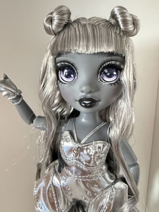 Лялька Рейнбоу хай Шедоу Хай Місяць Медісон Rainbow High Shadow Series 1 Luna Madison