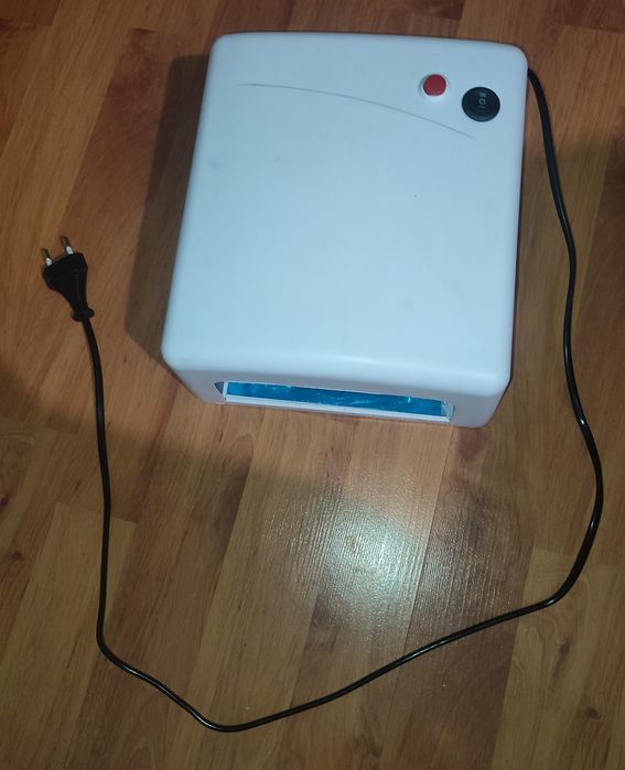 Lampa do paznokci hybrydowy