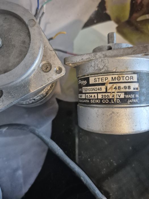 Продам шаговые двигатели