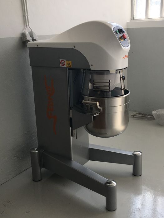 Batedeira industrial Felino 40 Kg com raspador e manta térmica