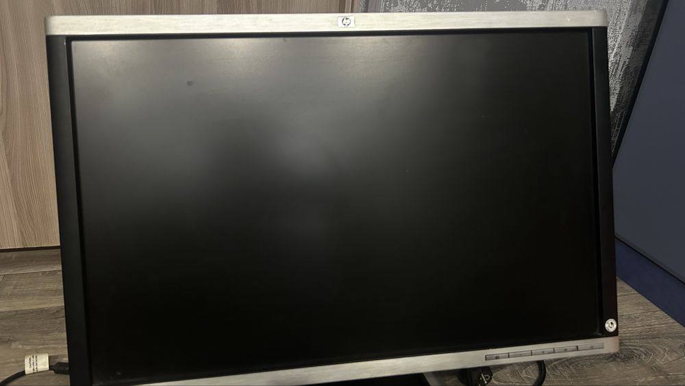 Монито HP Compaq LA2205wg
