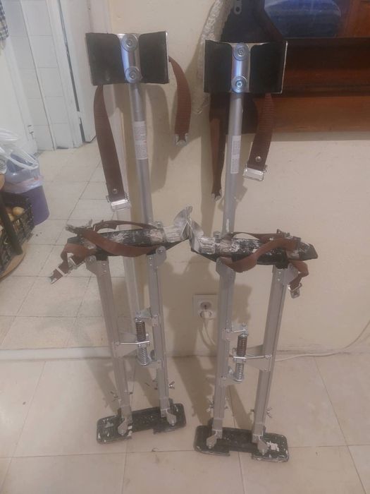 Andas de pladur como novas