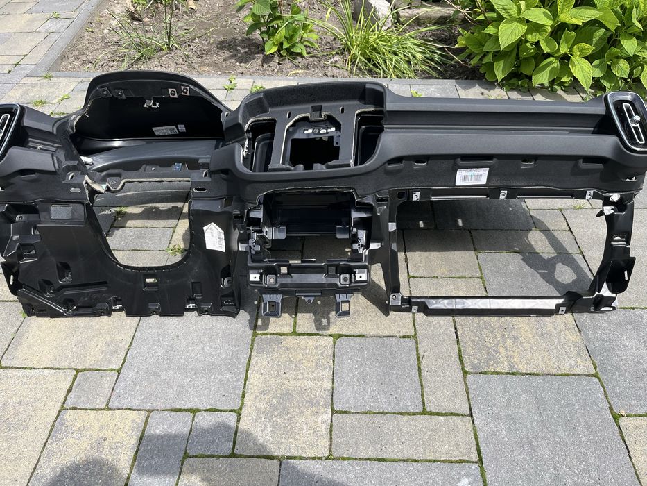 Торпеда Панель volvo xc40