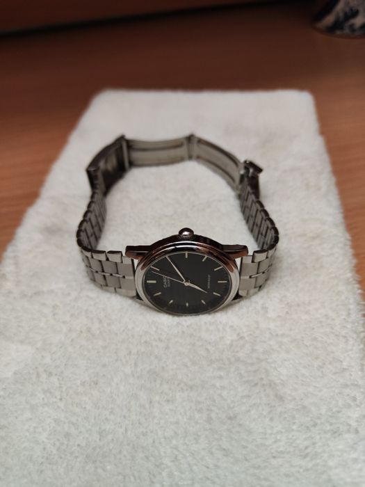Zegarek casio srebrny