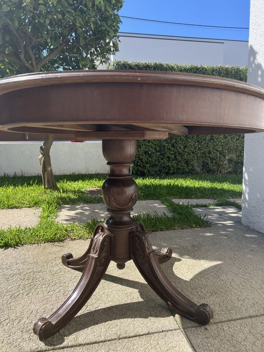 Mesa de jantar extensível em madeira maciça
