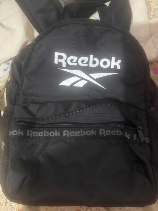 Mini Mochila Reebok Preta (Sport Zone) – Como Nova (Usada 1 vez)