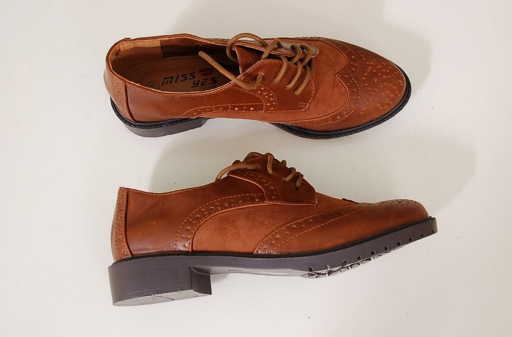 Sapatos Senhora nº 35 e nº37 NOVOS