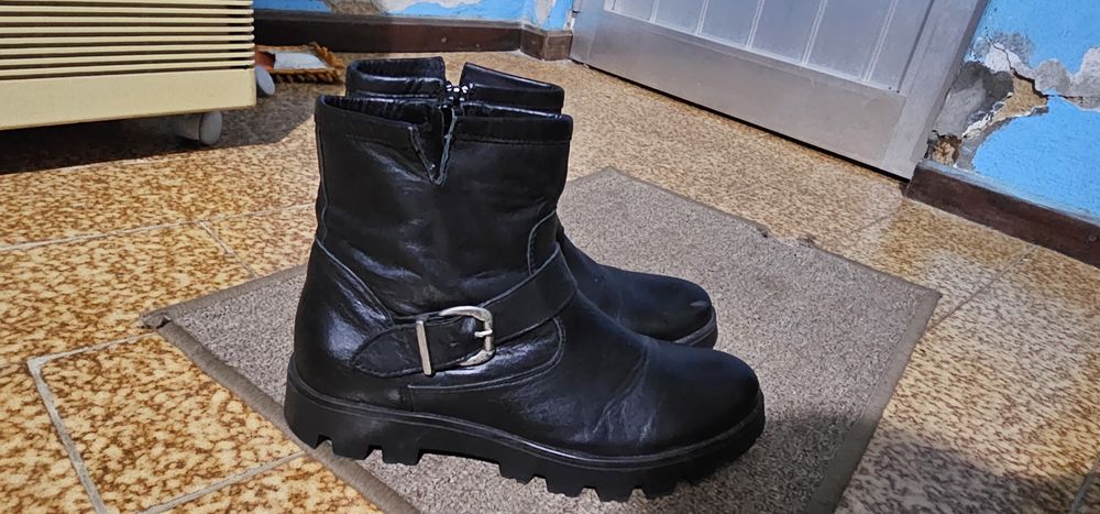 Botas em pele marca buffalo