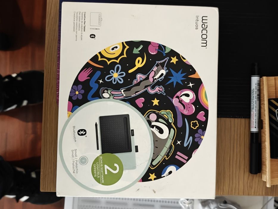 Mesa Digitalizadora WACOM Intuos CTL-4100WLE-S (USB e Bluetooth - Windows e Mac OS