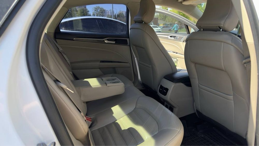 Ford Fusion Hybrid Plug-in