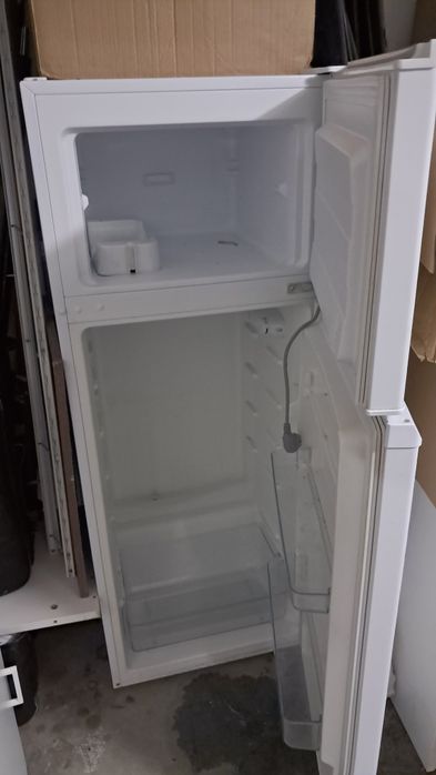 (Avariado)Frigorífico TEKA RTF 2510 E (Estático - 143 cm - 204 L - Branco)