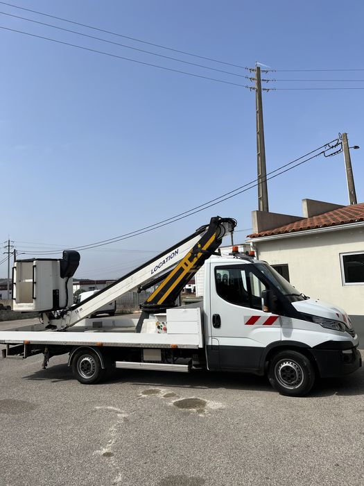 Plataforma elevatoria . Grua . Barquinha