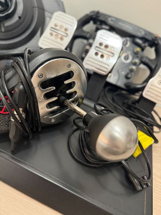 Kierownica Thrustmaster T300 RS GT Ferrari i Slide