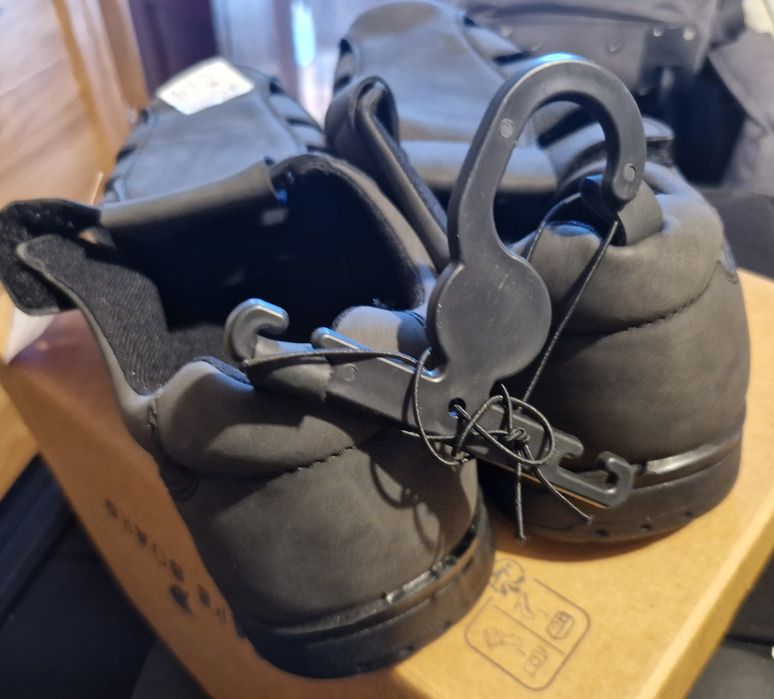 Sandálias novas em camurça n 45 n 46
Disponivel dois pares iguais n 45