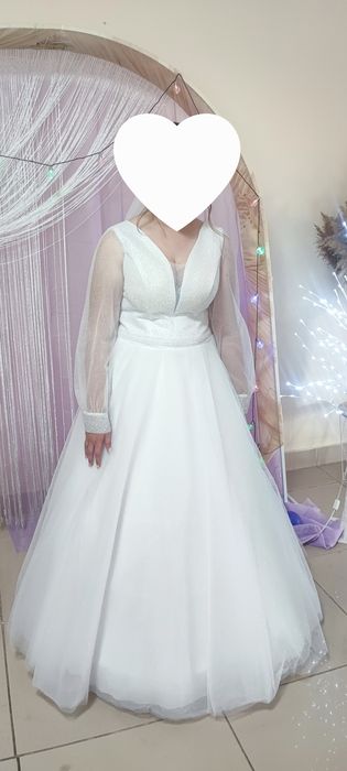 Продам весільню сукню