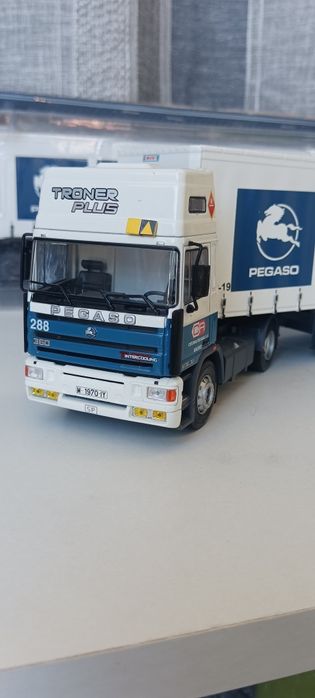 Camião Pégaso escala 1/43