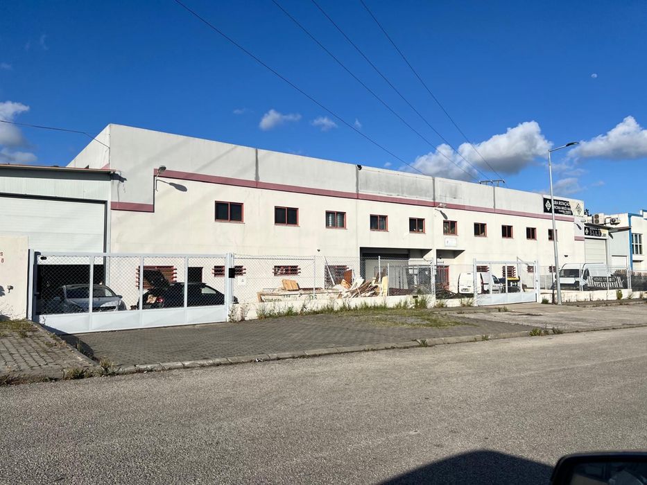 500 m2 armanzem c escritorio logradhouro