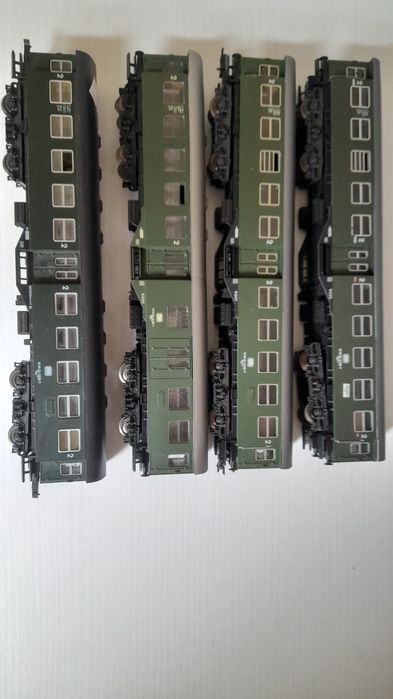 Ж.д модели  пассажирский  вагонов  Roco, 1/87 НО Piko
