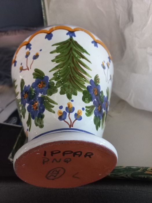 Jarra antiga pintada à mão