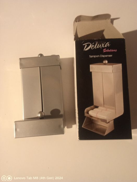 * Podajnik na tampony  *