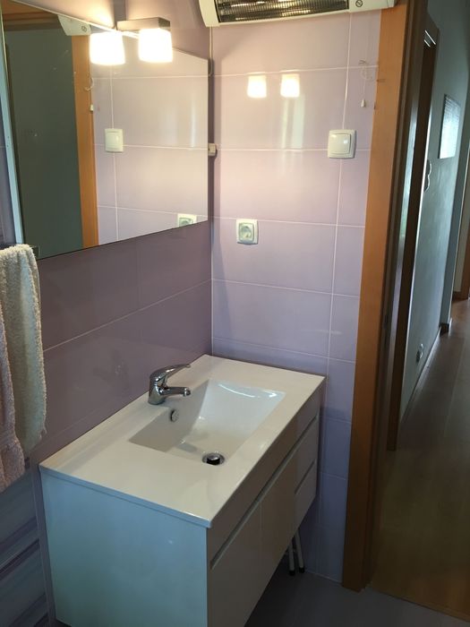 Arrendamento de apartamento T2 na Rua das Furnas