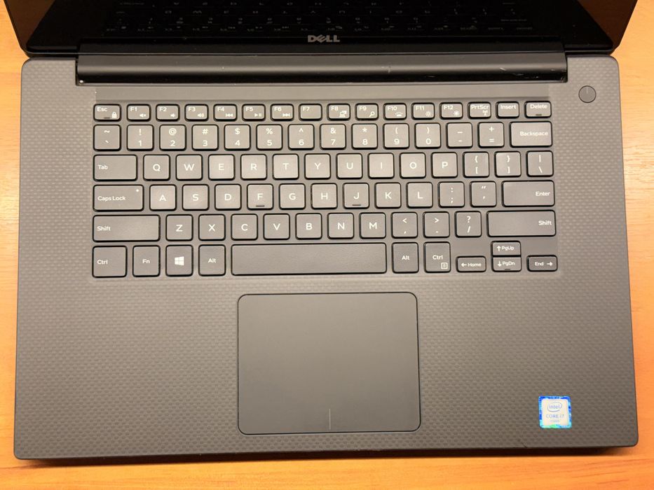 Dell XPS 15 9550, i7-6700HQ, GTX 960m, 4K Touch, 16 RAM, 256 ssd