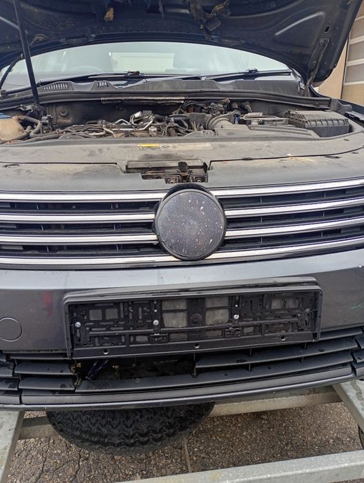 maska passat B7 przedni pas 2.0 tdi przedni zderzak passat B7