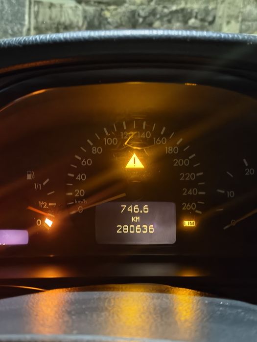 Mercedes-Benz E 220 CDI (W210) – 143cv Auto