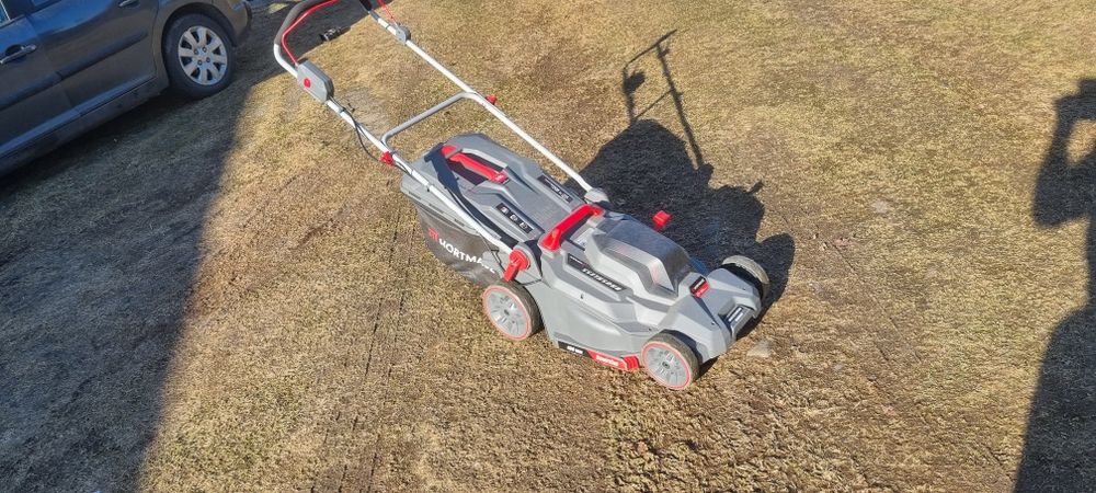 Kosiarka akumulatorowa Hortmasz