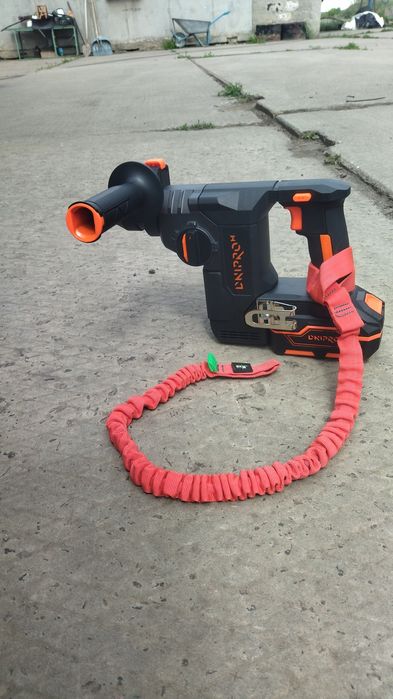 Строп для інструменту