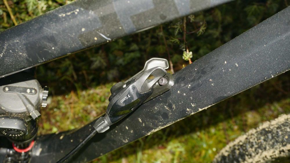 Mocowanie manetki przerzutki SRAM na ramę SLOPEDURO