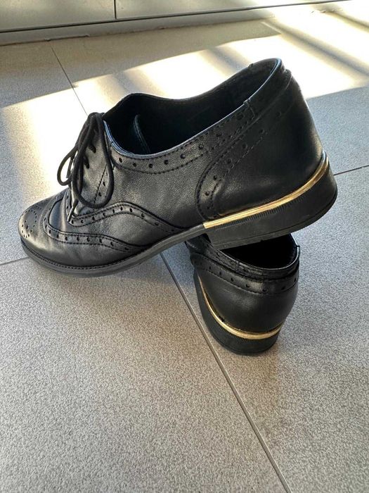 Sapatos de pele mulher (número 37)