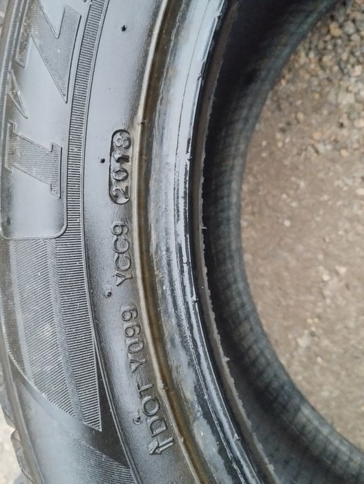Шина.  Kumho IZEN kw31 215/55 R17