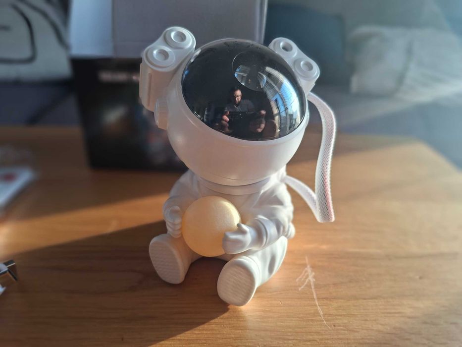 Kosmiczny projektor gwiazd astronaut LED lampa księżycowa pilot