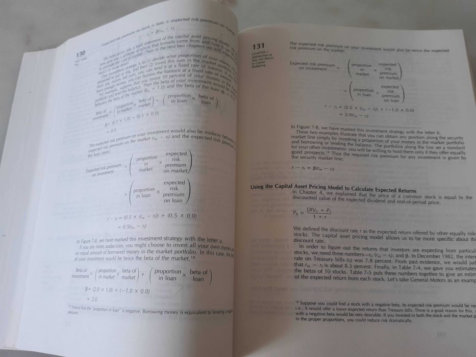 Livro "Principles of Corporate Finance", em excelente estado