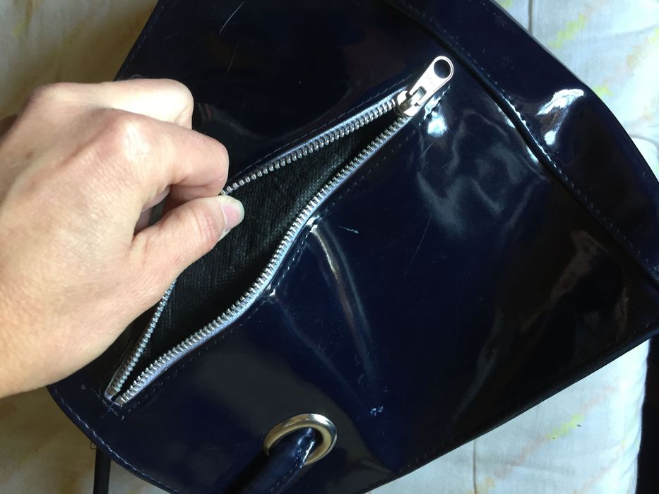 Carteira antiga de verniz azul