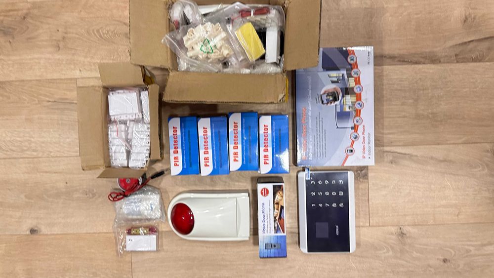 Система безпеки Kerui: IP-відеодомофон + набір датчиків руху та дверей