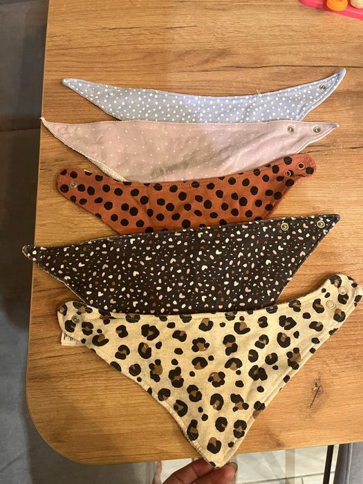 Одяг для дівчинки на вік 6-9 місяців