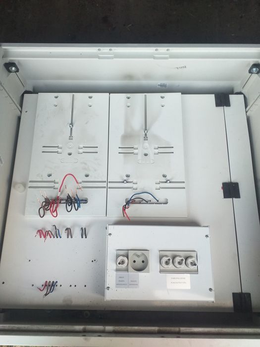Sprzedam skrzynki pomiarowe energetyczne
