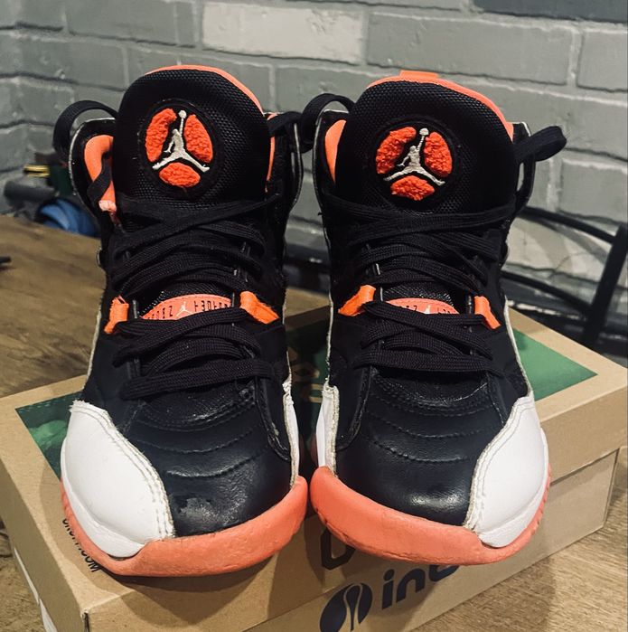 Кроссовки  Nike Team Hustle