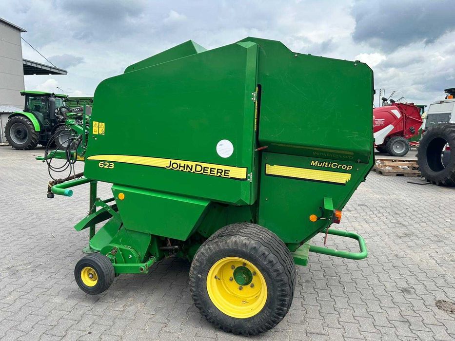 Prasa John Deere 623 MultiCrop
