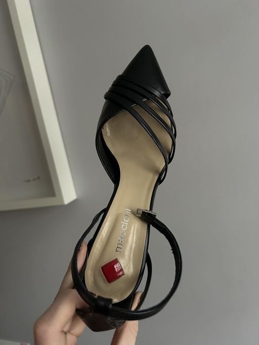 Szpilki Maccioni czarne r.38 jak nowe Venezia