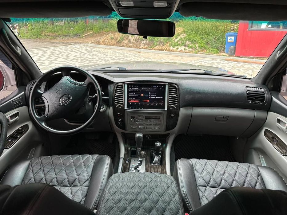 Toyota Land Cruiser 100