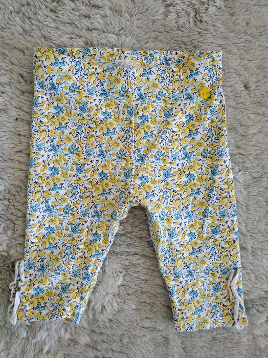 Legginsy/białe/kwiatki/ źółte/niebieskie/Coccodrillo/r.80